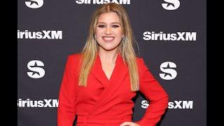 Kelly Clarkson\'s Inspiring Weight Loss Journey: Triumph Over Adversity.