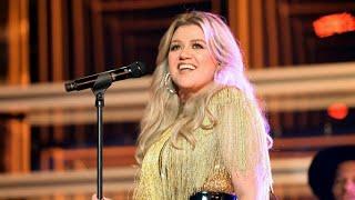 Kelly Clarkson’s Diet Is Having Some Stinky Side Effects That Are ‘Holding Her Back’ [l04rdtq]